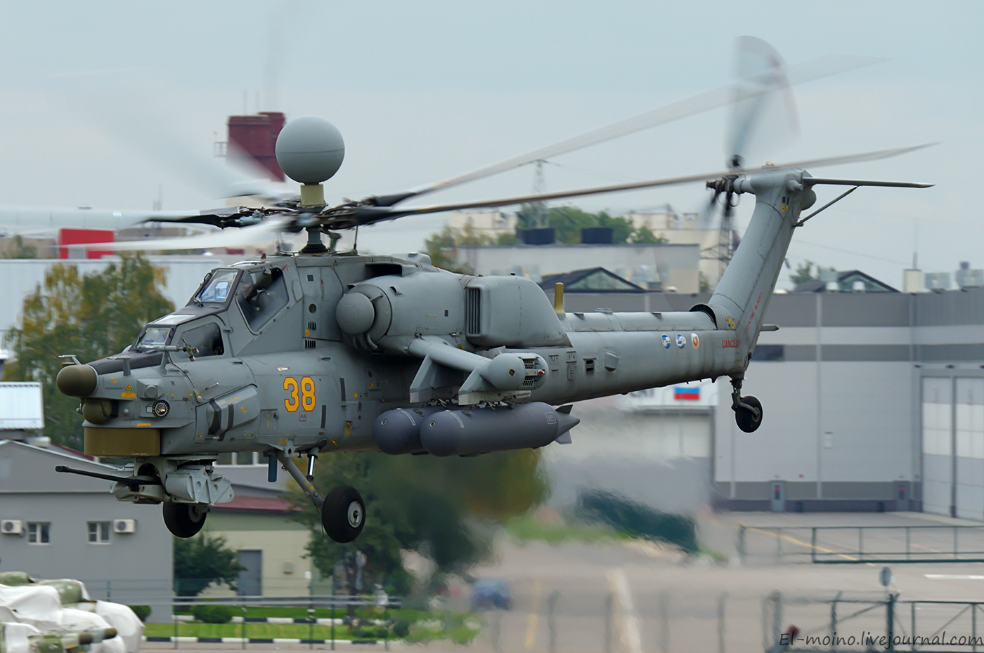 Российский вертолет стал символом крупнейшей на Ближнем Востоке выставки оружия